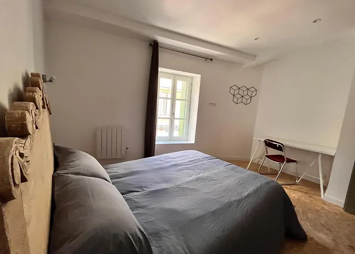 Au Pied De La Cite Carcassonne